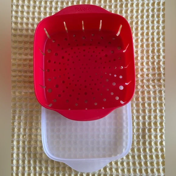 Berry Rinse & Store Colander Food Storage Container - Picture 3 of 8